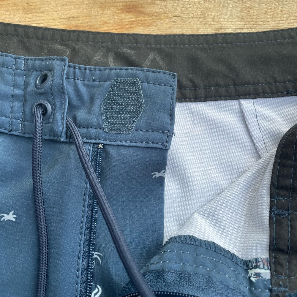 7 in. RVCA RESTLESS BOARDSHORTS - Picture 4 of 7